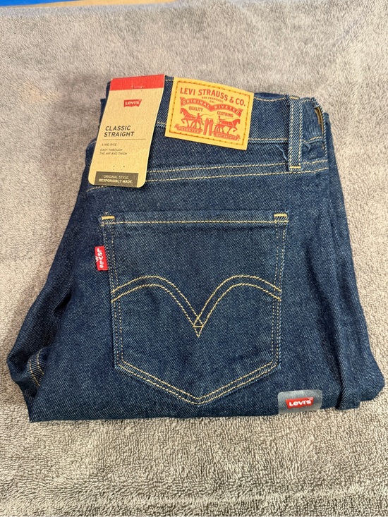 Levi's Denim - Levi’s 27 x 32
Brand new
